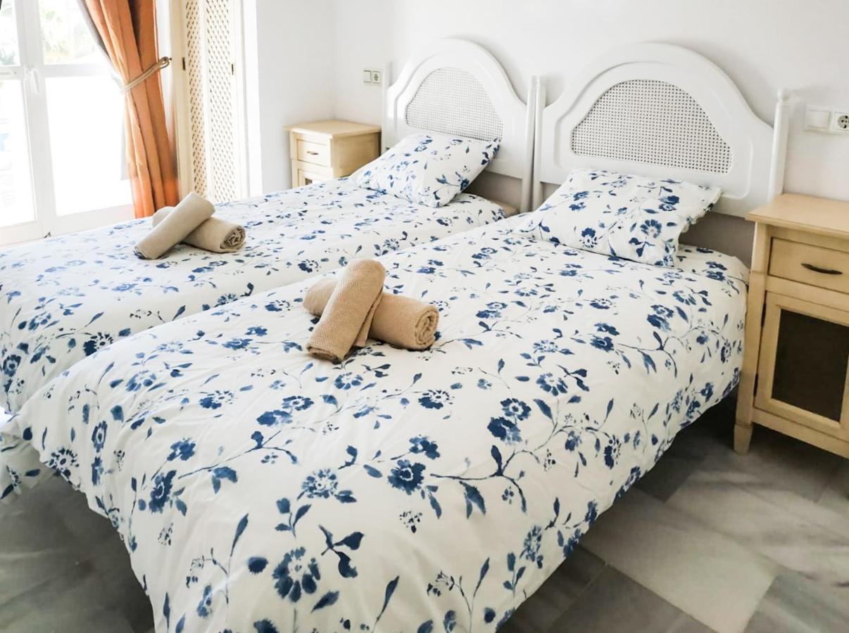 HomelyStay-Benalmadena, Puerto Marina Bagian luar foto