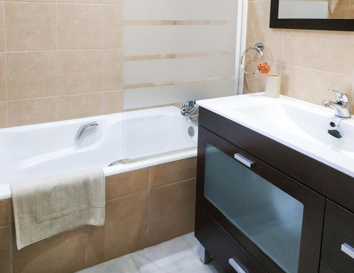 HomelyStay-Benalmadena, Puerto Marina Bagian luar foto